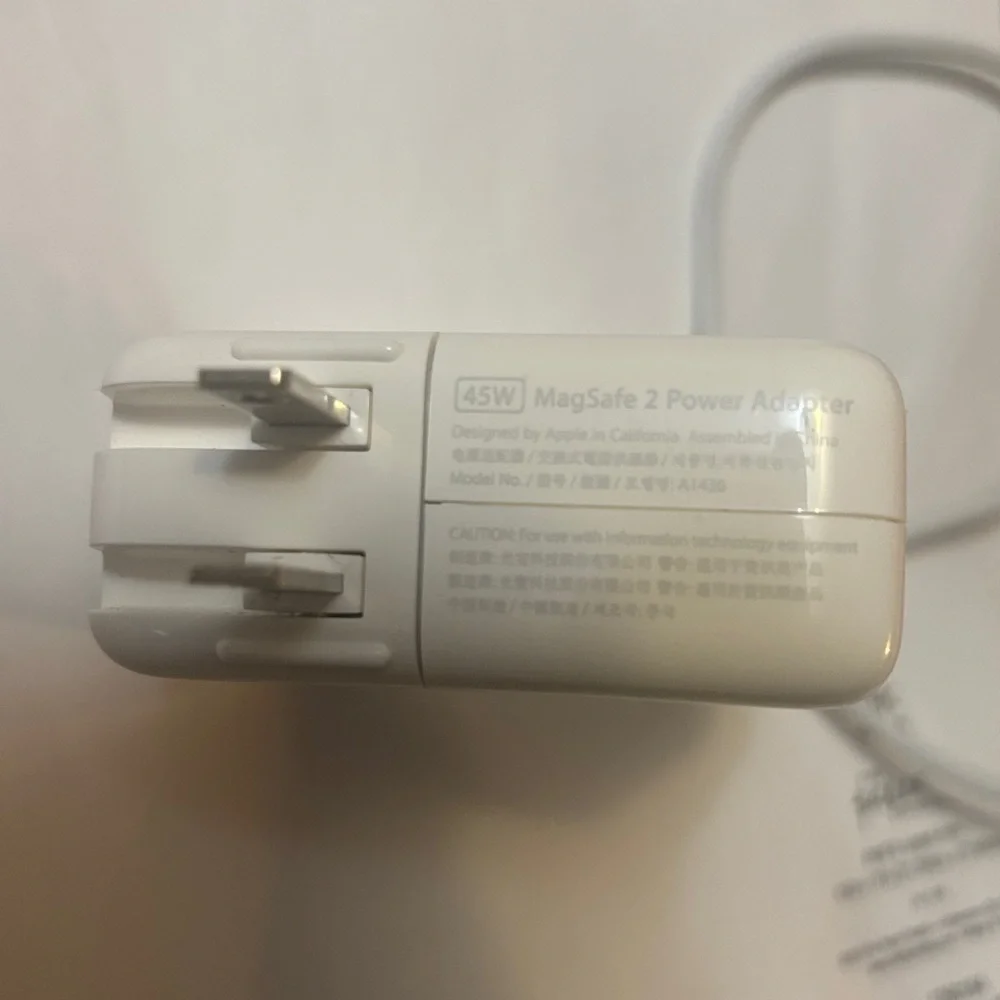 Apple White Square MacBook Power Adapter 45W A 1436 2014 Untested Charger Cables